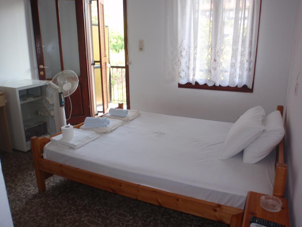 Meraklis Rooms Kariotes 外观 照片