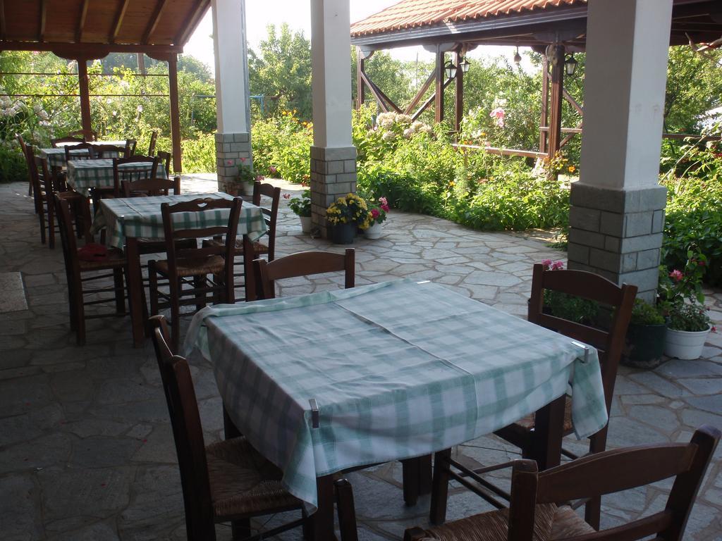 Meraklis Rooms Kariotes 外观 照片